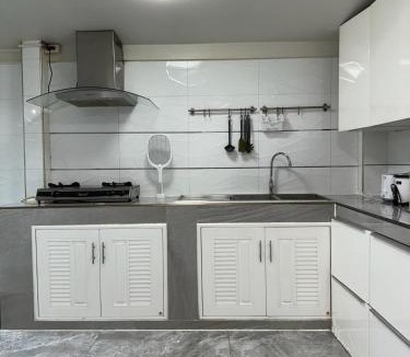 Samsen Nok Villa | MIQ Home 142 Huai Khwang NEW4BR/Jodd fair