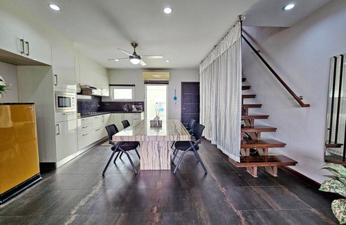 Kamala House | Modern 3-Bedroom Townhome in Kamala