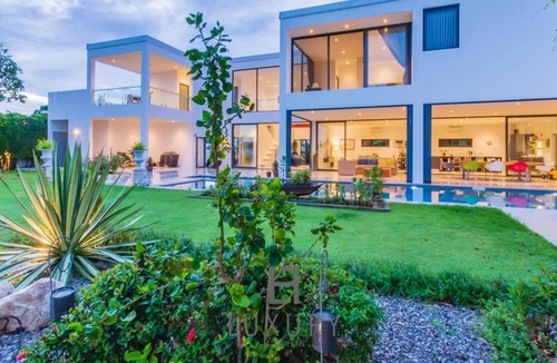 Hua Hin Villa | Modern 4 Bedroom Pool Villa in Resort! (LL110)