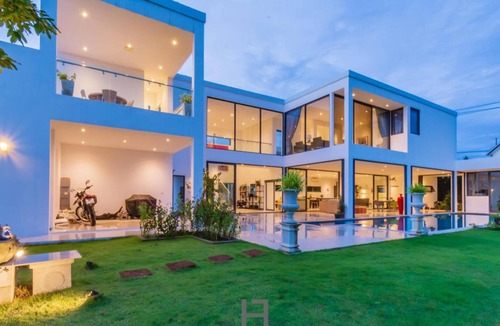 Hua Hin Villa | Modern 4 Bedroom Pool Villa in Resort! (LL110)