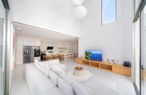 Si Sunthon Villa | Modern 4BR Private Pool Villa near Laguna- Lux Pride 2 V9 by Warm Plus