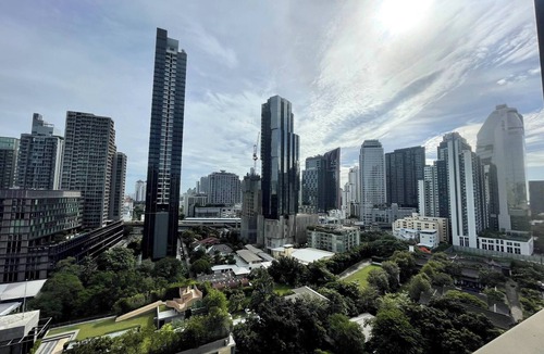 Sukhumvit Condo | Modern Condo in Khlong Toei Balcony, Gym, & Fast WiFi