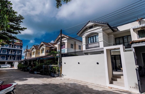 Kathu House | Modern Luxury 5BR with Private Pool Villa in Pathong, Phuket.