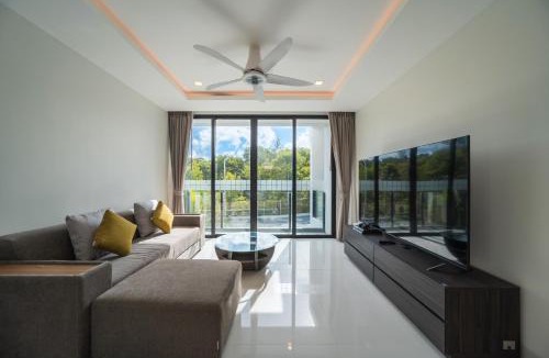 Choeng Thale Villa | Modern Minimalist 6 Bedroom Light Luxury Villa Private Pool Golf Course Laguna Park