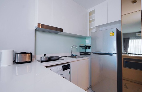 Chang Khlan Apartment | Modern room overlooking the city center Chiang Mai