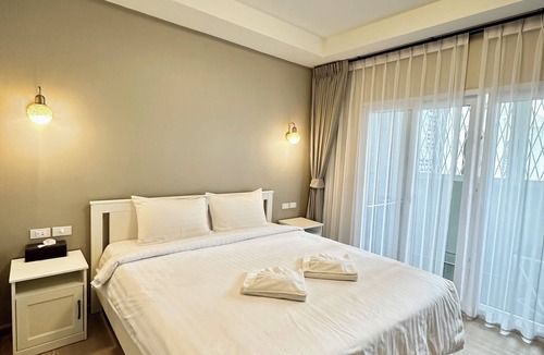 South Pattaya Hotel | Modern Studio 50m from Jomtien Beach, Free WiFi & Balcony