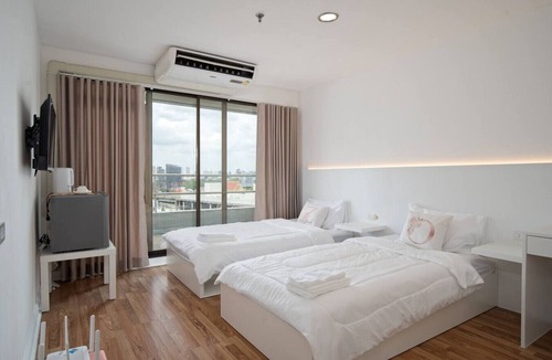 Ploenchit Apartment | Modern Twin BR/Bath & Bathtub Retreat BTS BTB6