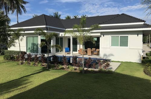 Sam Roi Yot Villa | Nakhon Beach Villa: your private paradise that will embrace you like a dream