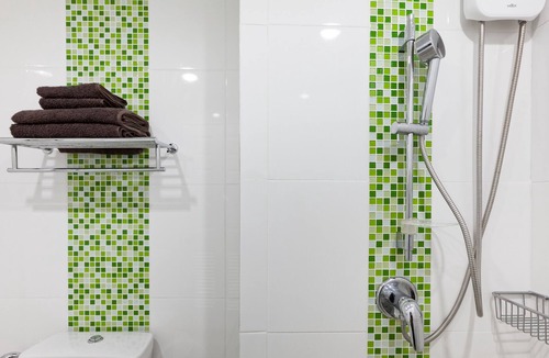Kathu Apartment | New beautiful apartment, with view of the mountains, pool, gym