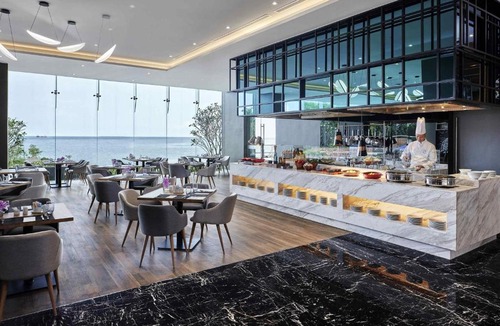 Tha Thaewawong Hotel | Novotel Marina Sriracha