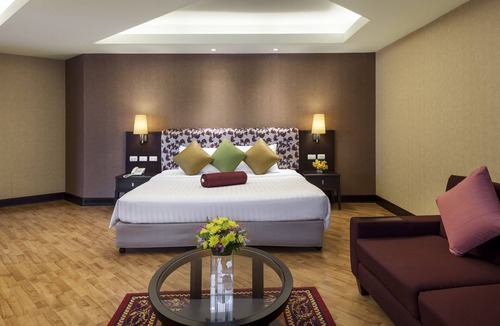 Asoke Apartment | One Bedroom Grand Suite Apartment in the city center (G44)