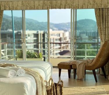 Patong Villa | Over the Moon villa