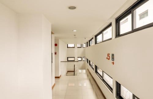Si Phraya Hotel | OYO 225 Premier Place Bangkok