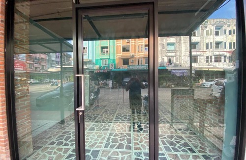 Talat Nuea Hotel | OYO 75311 Bed One