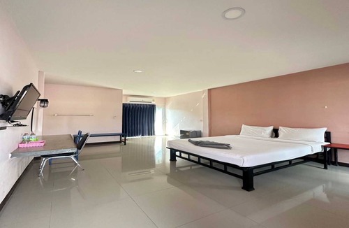 Sakon Nakhon Hotel | OYO 75467 Baan Siripornchai 2