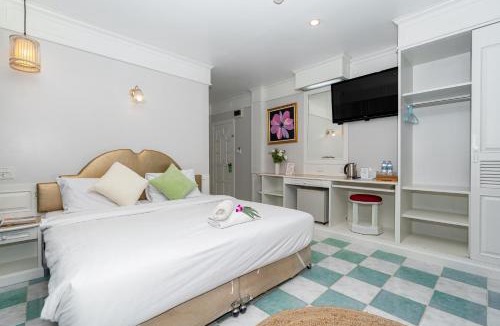 Patong Hotel | Patong Social Hotel & Restaurant
