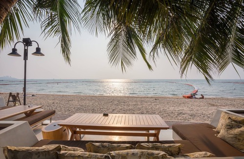 North Pattaya Condo | Pattaya Beachfront Pool Access