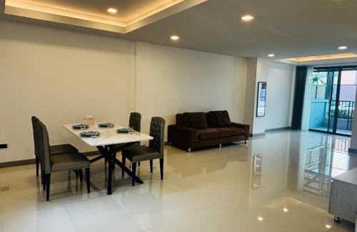 Nong Chaeng Villa | Pattaya Golden Shield Holiday Villa