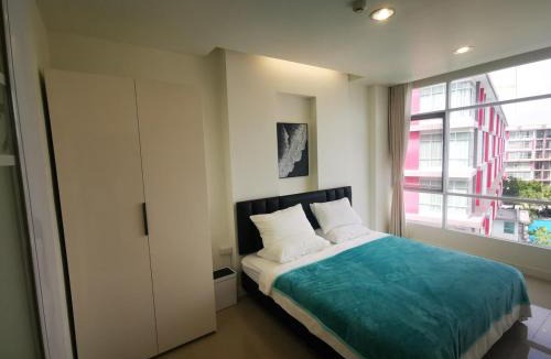 Nong Prue Apartment | Pattaya Pool View Condo