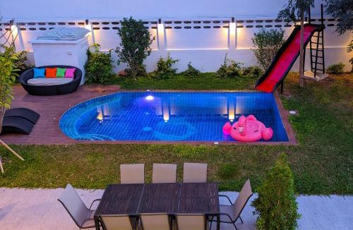 Nong Prue Villa | Phoenix Villa - Luxury Pool Villa with Entertainment Room - 15 minutes from Walking Street
