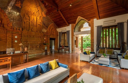 Old City Hotel | Phor Liang Meun Terracotta Arts