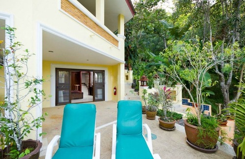 Ban Sakhu Villa | Phuket: Ferienhaus mit Pool & tropischen Garten nahe vom Strand
