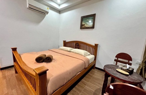Na Yai Am Resort | Plueakmai Resort