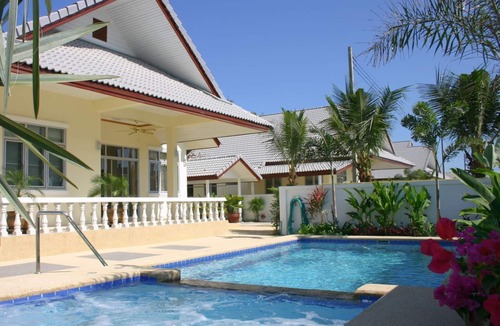 Nong Kae Villa | Pool Villa Coconut, Wheelchair Accessible, Serviced with use of aids/equipment