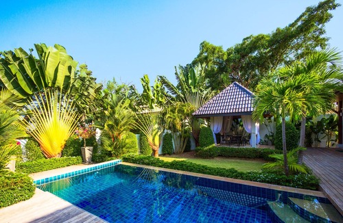 Nai Harn Villa | POOL VILLA HENI 3BR NAI HARN BEACH