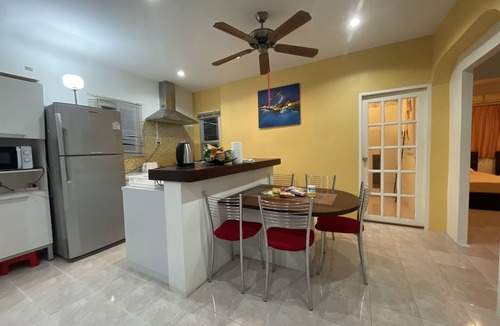 Kamala House | Pool villa, walk to beach, restaurants & 7Eleven
