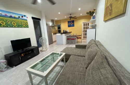 Kamala House | Pool villa, walk to beach, restaurants & 7Eleven