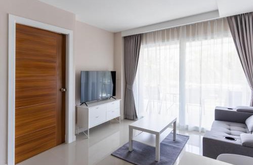 Rawai Apartment | Poolside Rawai Condo Sea View by IBG Property 202