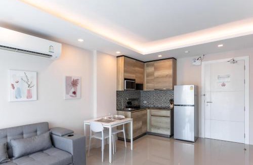 Rawai Apartment | Poolside Rawai Condo Sea View by IBG Property 202