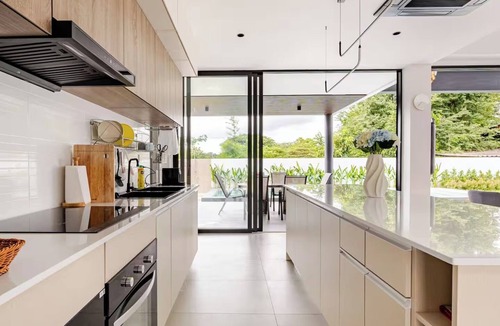 San Phi Suea House | Poon Pool Villa 5 bedrooms family-friendly/Quiet/Boxing @Chiang Mai