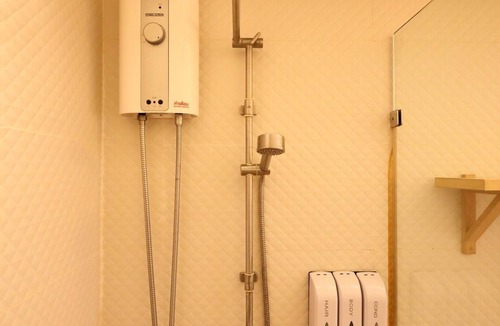 Old City Hotel | Poshtel Haven No.5 Baimai [Twin bed]