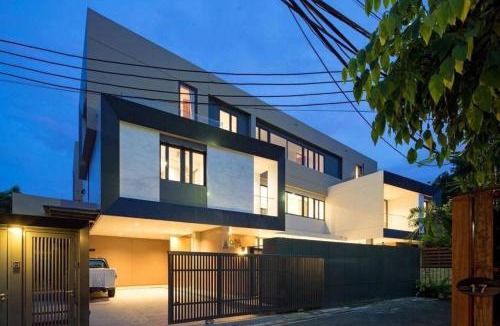 Ekkamai Villa | Premium 6BR Ekkamai Villa wITH Pool Home Theatre