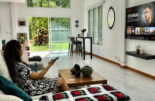 Plaeng Yao House | Private Garden Retreat 2BR Sleeps 6 Gateway