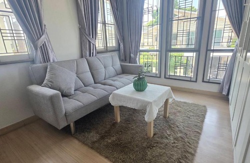Racha Thewa Villa | Private & Peaceful House 15 Mins From BKK Airport