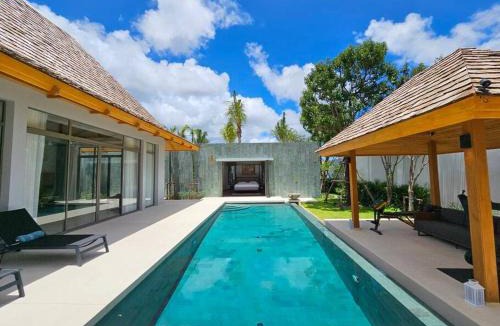 Thep Kasattri Villa | Private pool villa 3 Bed, 3 Bath near airport