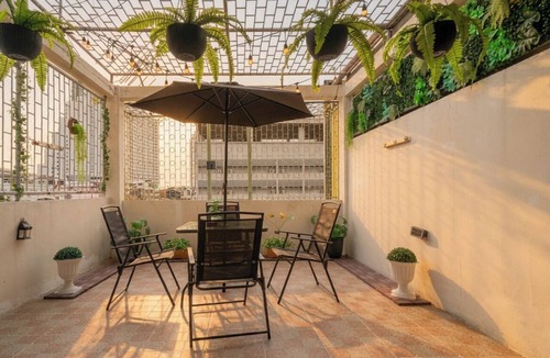 Bang Rak House | Private 5BR Building 17-26Pax 5Mins to BTS & Sathorn Pier