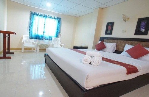 Khuekkhak Hotel | R.T. Hotel