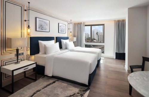 Ploenchit Hotel | Radisson Hotel Chateau de Bangkok