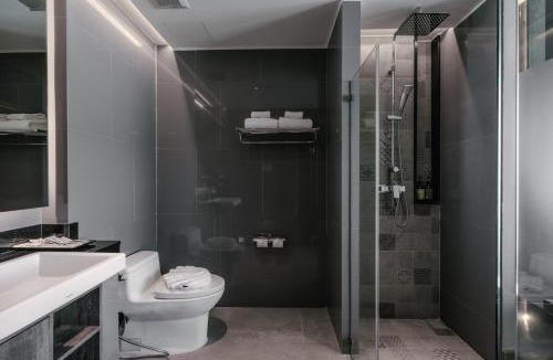 Nanai Road Hotel | Rak Elegant Hotel Patong