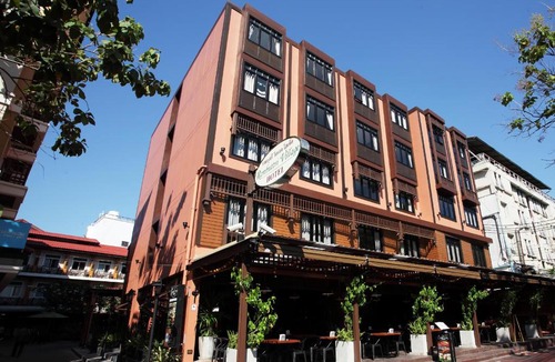 Chana Songkhram Hotel | Rambuttri Village Plaza