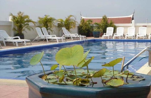 Chana Songkhram Hotel | Rambuttri Village Plaza