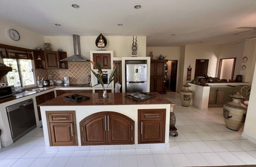Rawai Villa | RARE ! 3 bed, pool-jacuzzi, 1600m2, tropical garden, quiet. -15% from Oct 14 to 24
