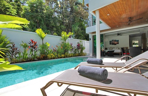 Rawai Villa | Rawai Ya Nui Beach Villa. Located 400 meters from the beach