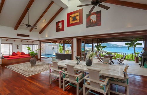 Patong House | Residence Disa – Panoramic sea views above Patong Bay, just steps from the beach