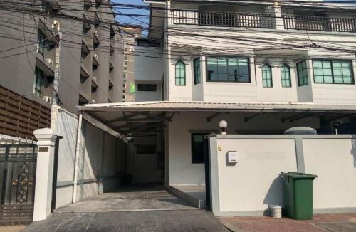 China Town Apartment | Rest Inn China Town- เรส อินน์ เยาวราช