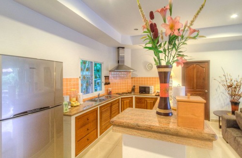 Ban Saiyuan Villa | Romanee - Comfortable 2 Br pool villa
